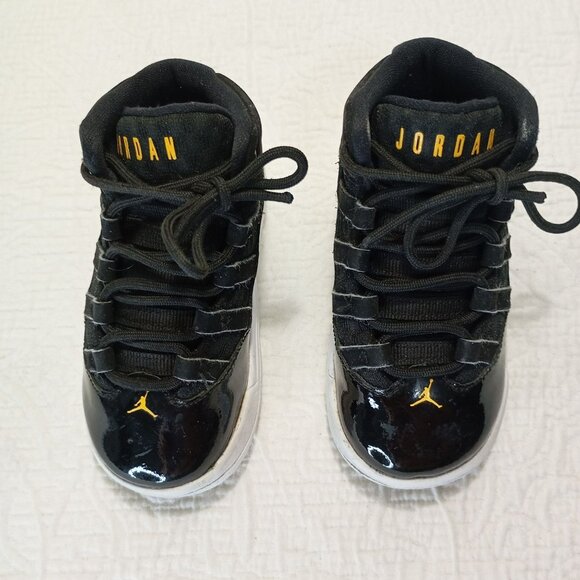 Air Jordan 11 Retro Low Toddler Size 7C Black & Yellow - Picture 4 of 10